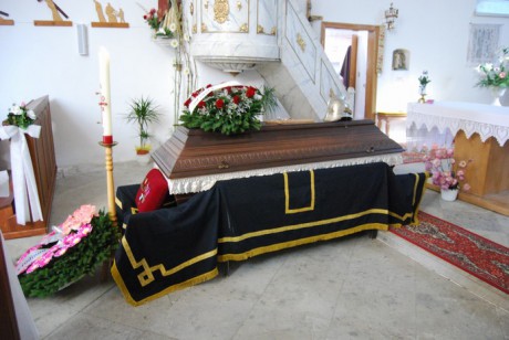 Pohřeb p.Holoubek_ Vážany (38)