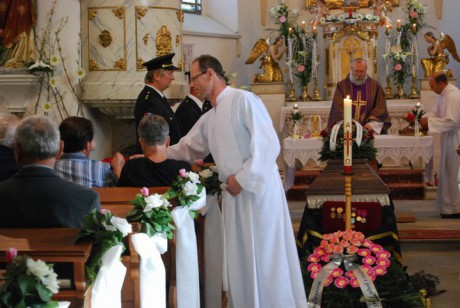 Pohřeb p.Holoubek_ Vážany (62)