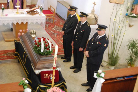 Pohřeb p.Holoubek_ Vážany (66)