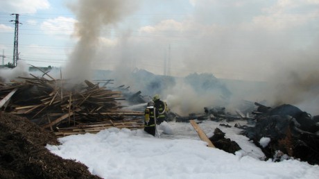 Požár skládky Újezd u Brna (18).jpg