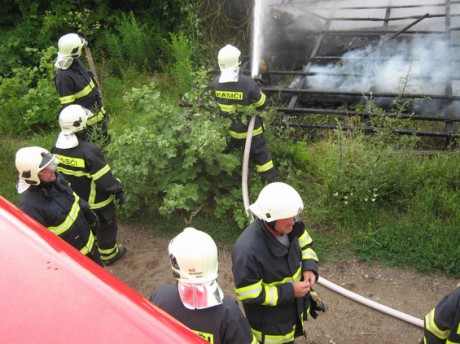 Požár pily Hrušky 15.7.2012 (8)