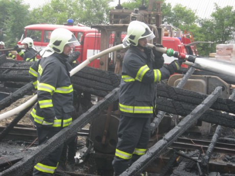 Požár pily Hrušky 15.7.2012 (24)