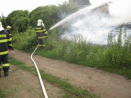 Požár pily Hrušky 15.7.2012