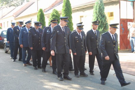 Pohřeb p.Holoubek_ Vážany (18)