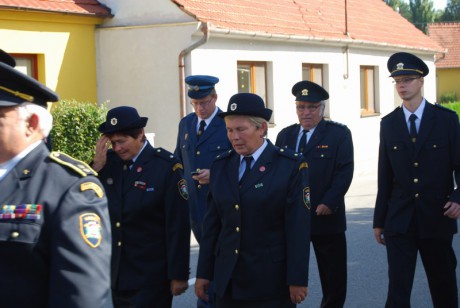 Pohřeb p.Holoubek_ Vážany (28)