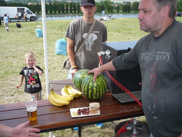P1100046