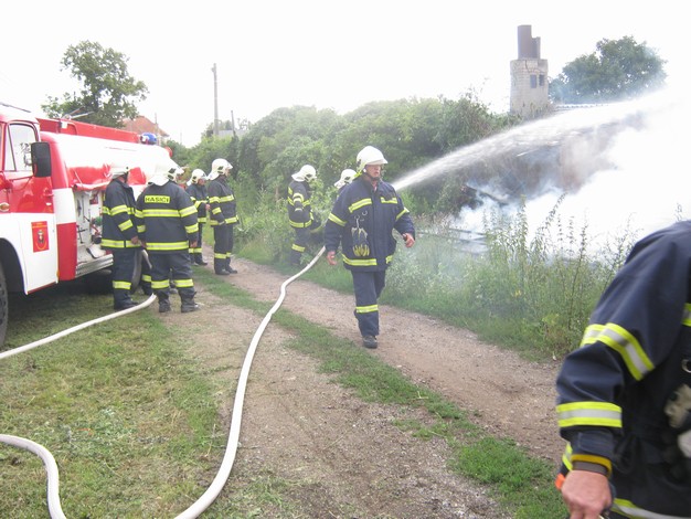 Požár pily Hrušky 15.7.2012 (1)