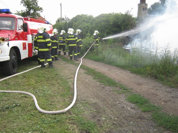 Požár pily Hrušky 15.7.2012 (2)