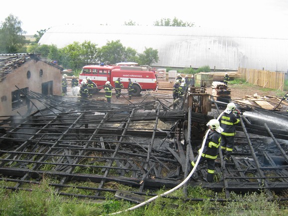 Požár pily Hrušky 15.7.2012 (23)