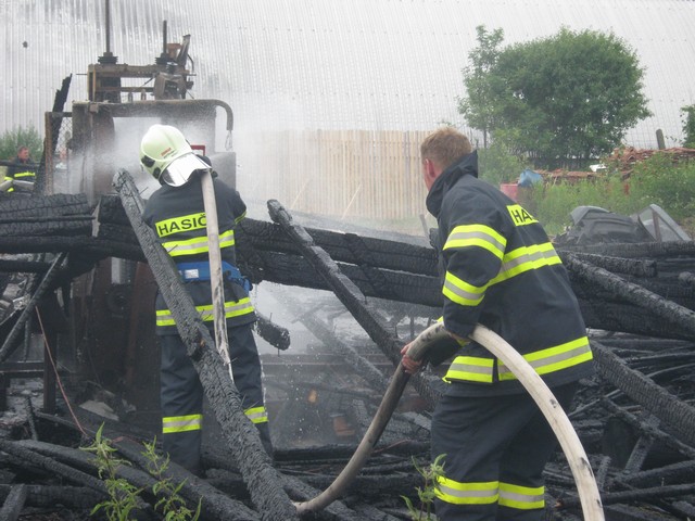 Požár pily Hrušky 15.7.2012 (28)