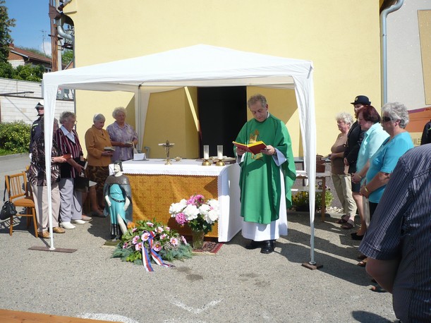 Žehnání pomníku Milešovice (14)